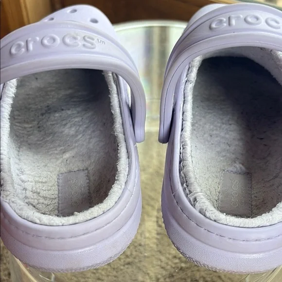 Crocs Women's Vaya Lined Clog. Lavender Fuzzy Slippers Size 7; EUC - Picture 3 of 11